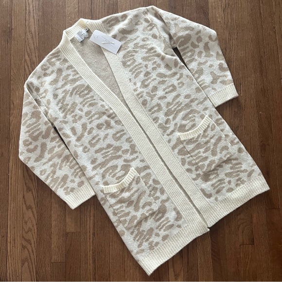 Lush Sweaters - Lush Cream/Tan Soft Leopard Print Open Front Long Sweater Size Small
